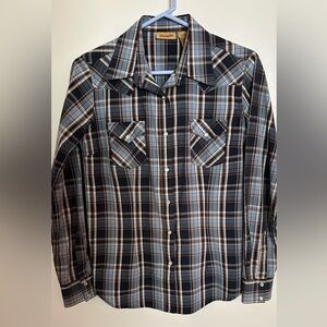 Wrangler Navy and White Plaid Casual Shirt